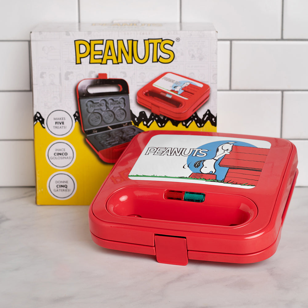 Peanuts Snoopy Dog Treat Maker