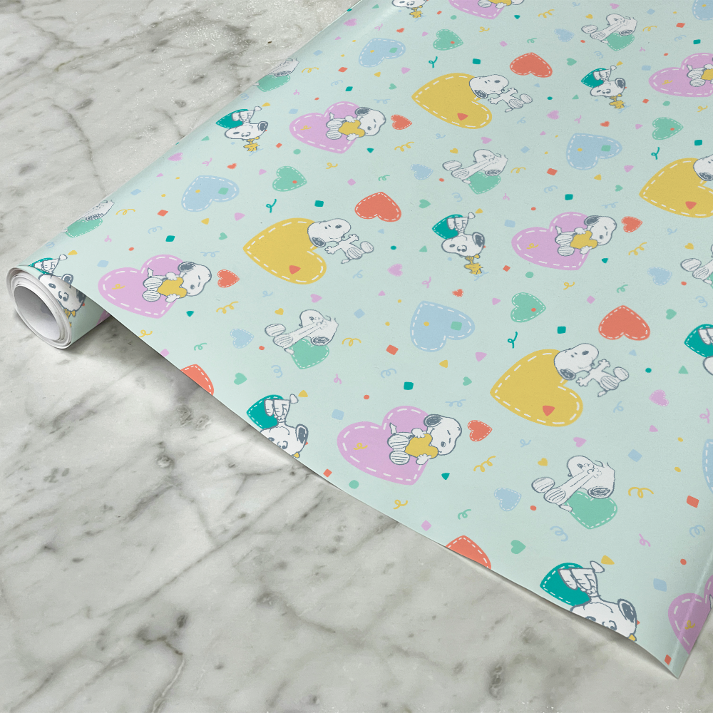 Peanuts Snoopy Hearts Gift Wrap