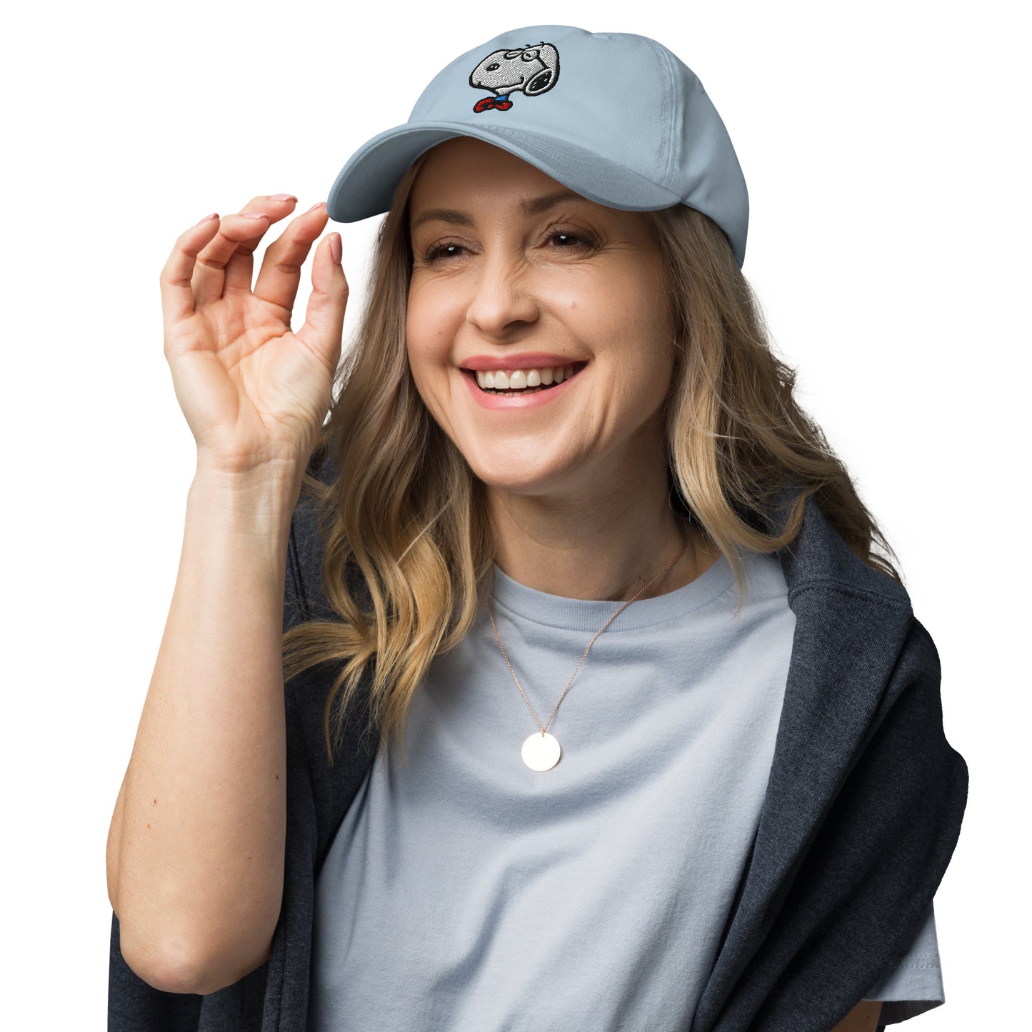 Angled view of the curved visor and unstructured 6-panel crown.