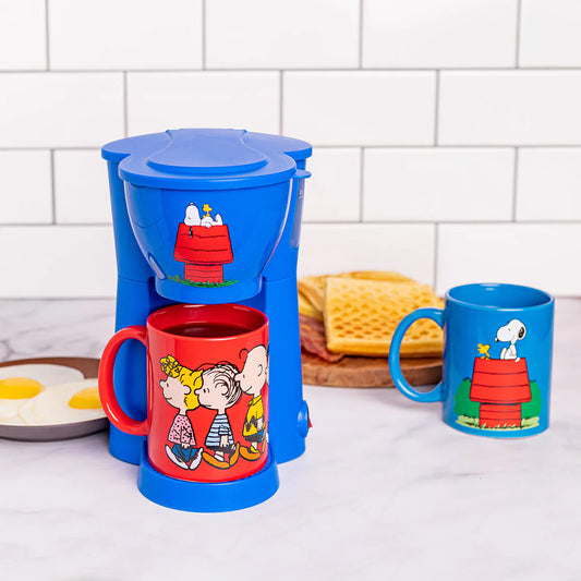 Peanuts Single Cup Coffee Maker Gift Set with 2 Mugs-1