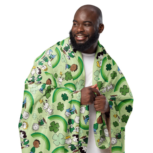 Peanuts Gang Feeling Lucky Sherpa Blanket-2