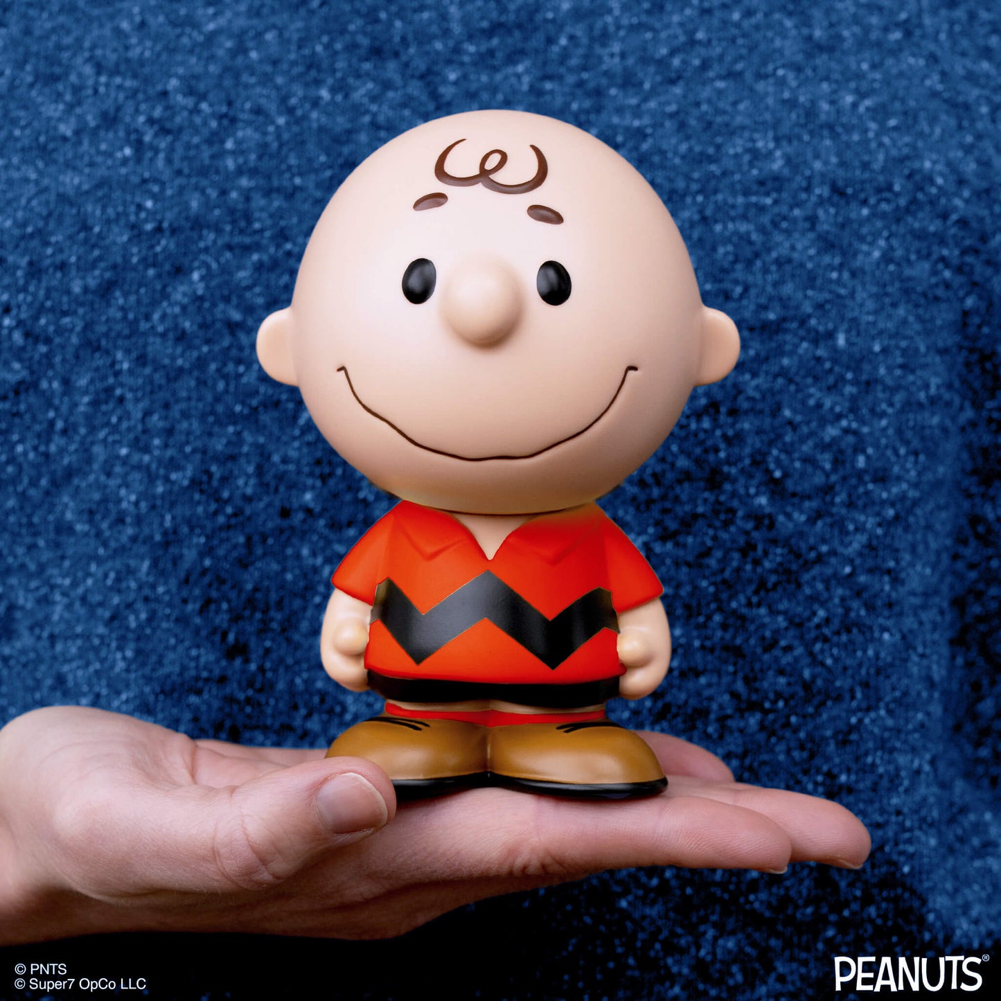 Charlie Brown Red Shirt vinyl figure in patisserie window box packaging