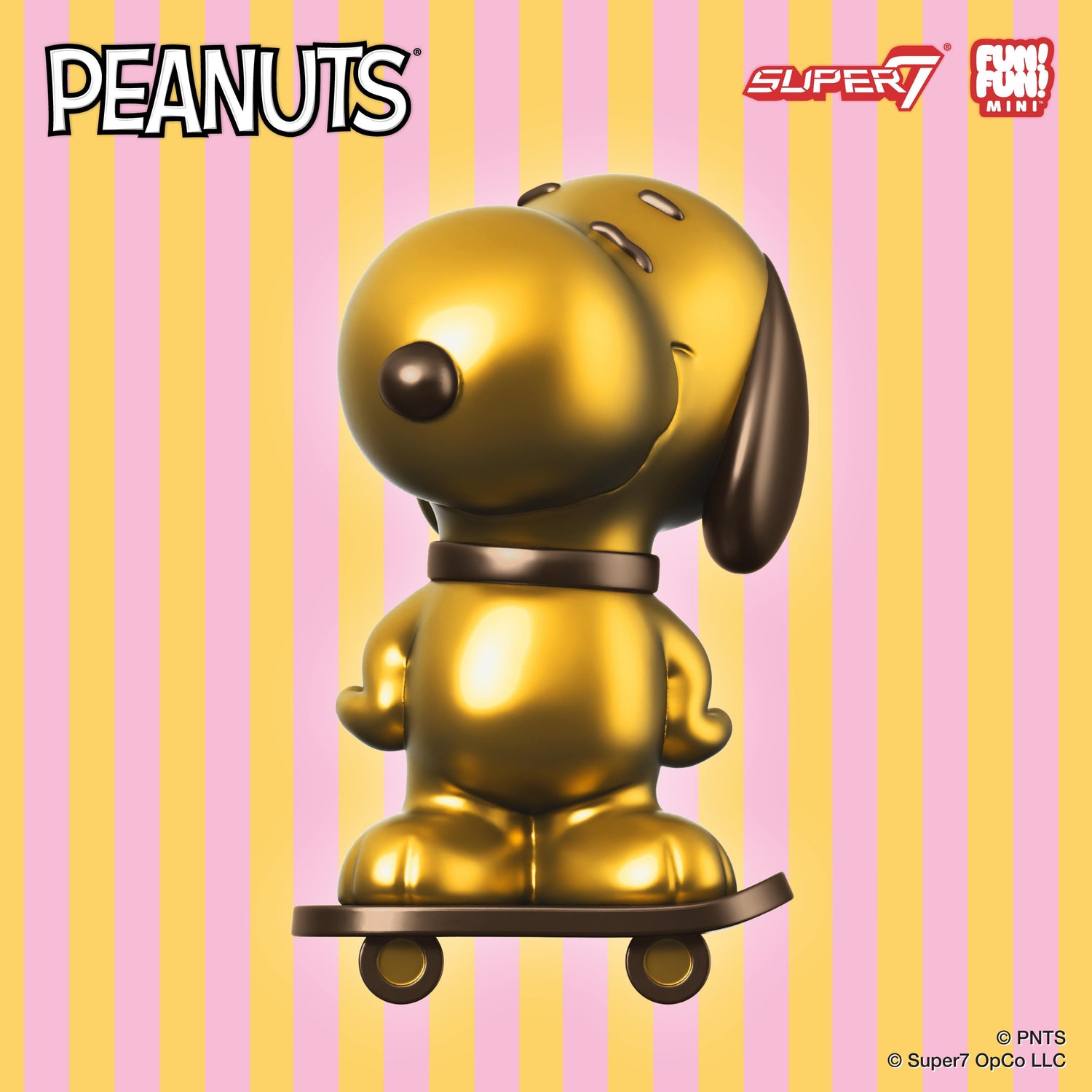 Glitter variant of Athlete Snoopy collectible figure