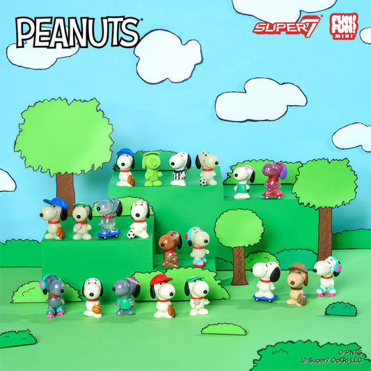 Closed blind box packaging for Peanuts FUN! FUN! Mini figure featuring Athlete Snoopy-1