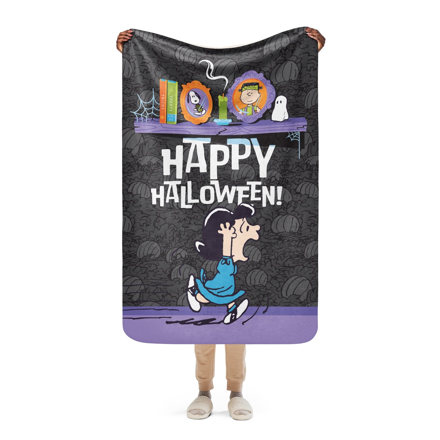 Peanuts Happy Halloween Sherpa Blanket