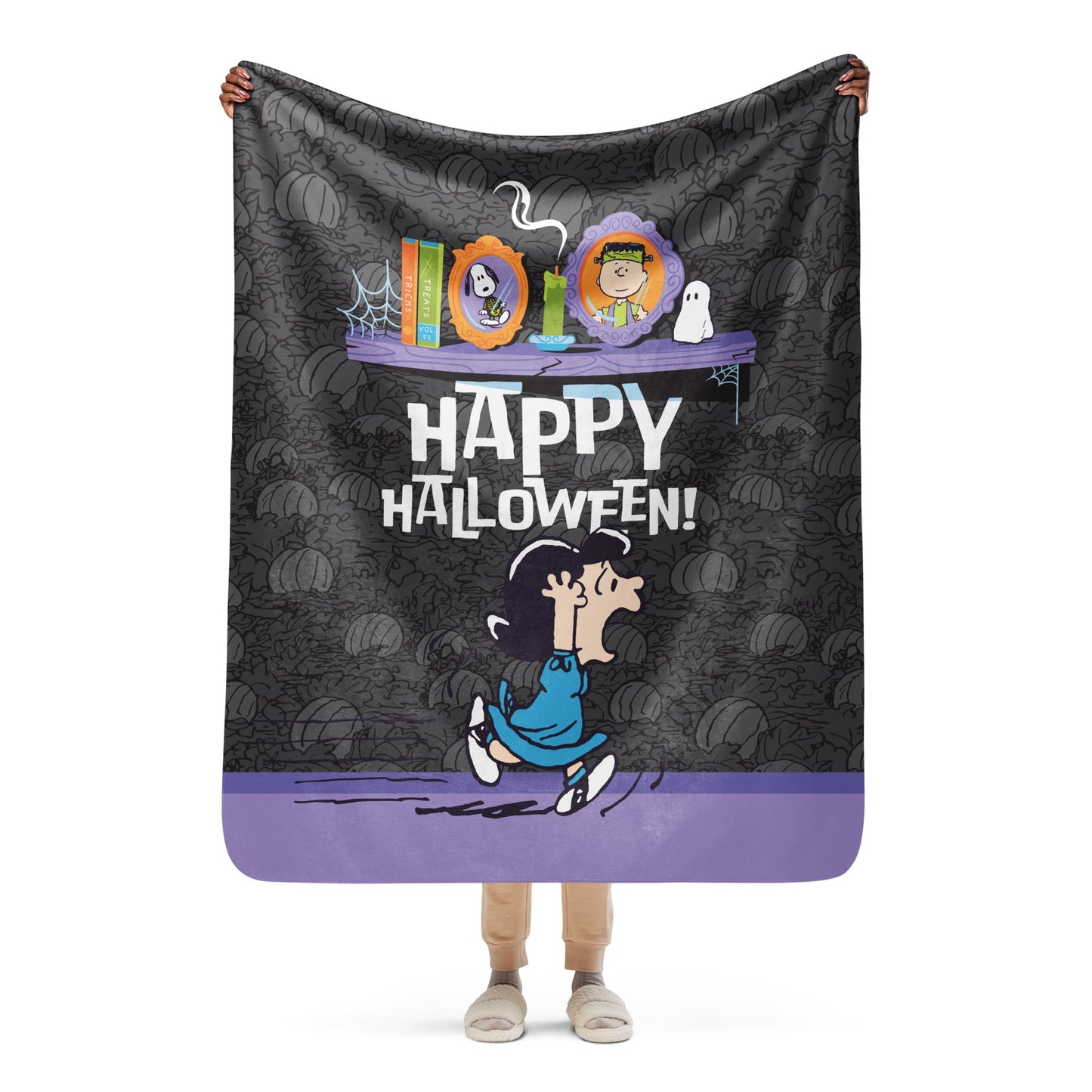 Peanuts Happy Halloween Sherpa Blanket