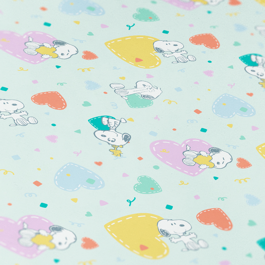 Peanuts Snoopy Hearts Gift Wrap-1