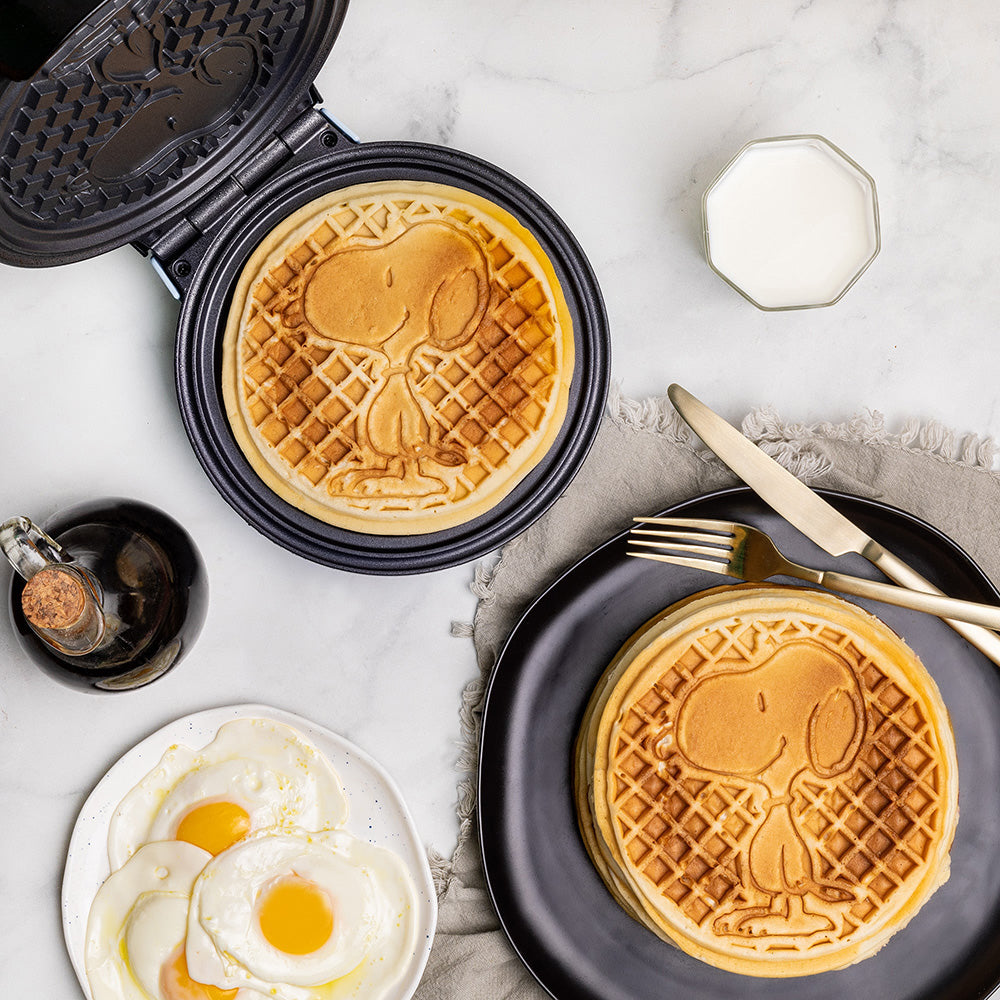 Peanuts Snoopy Waffle Maker