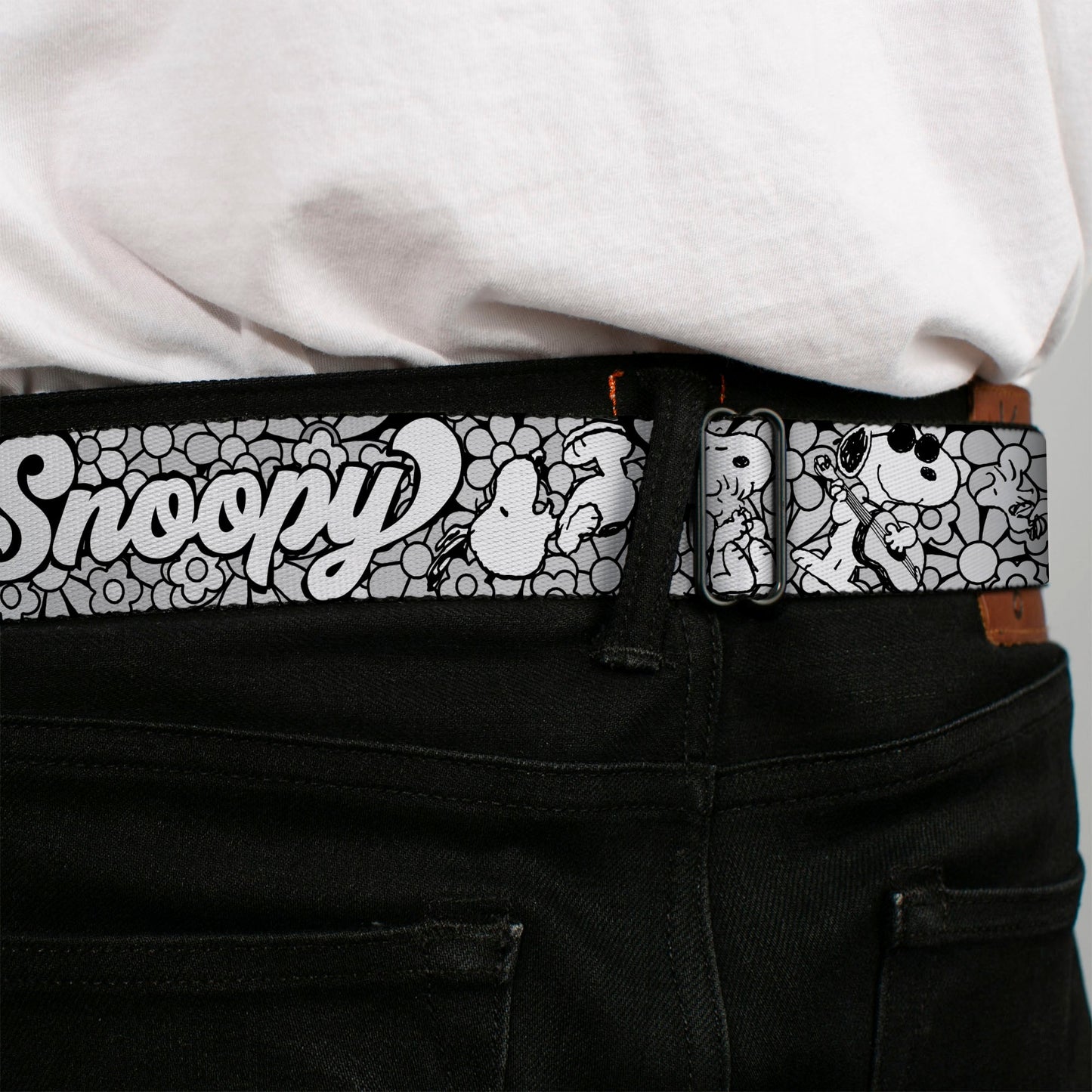 Peanuts Seatbelt Belt: Snoopy Poses & Daisy Flowers