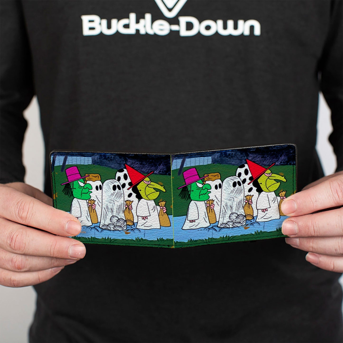 Bi-Fold Wallet - Peanuts Gang Halloween Trick or Treat Group Pose