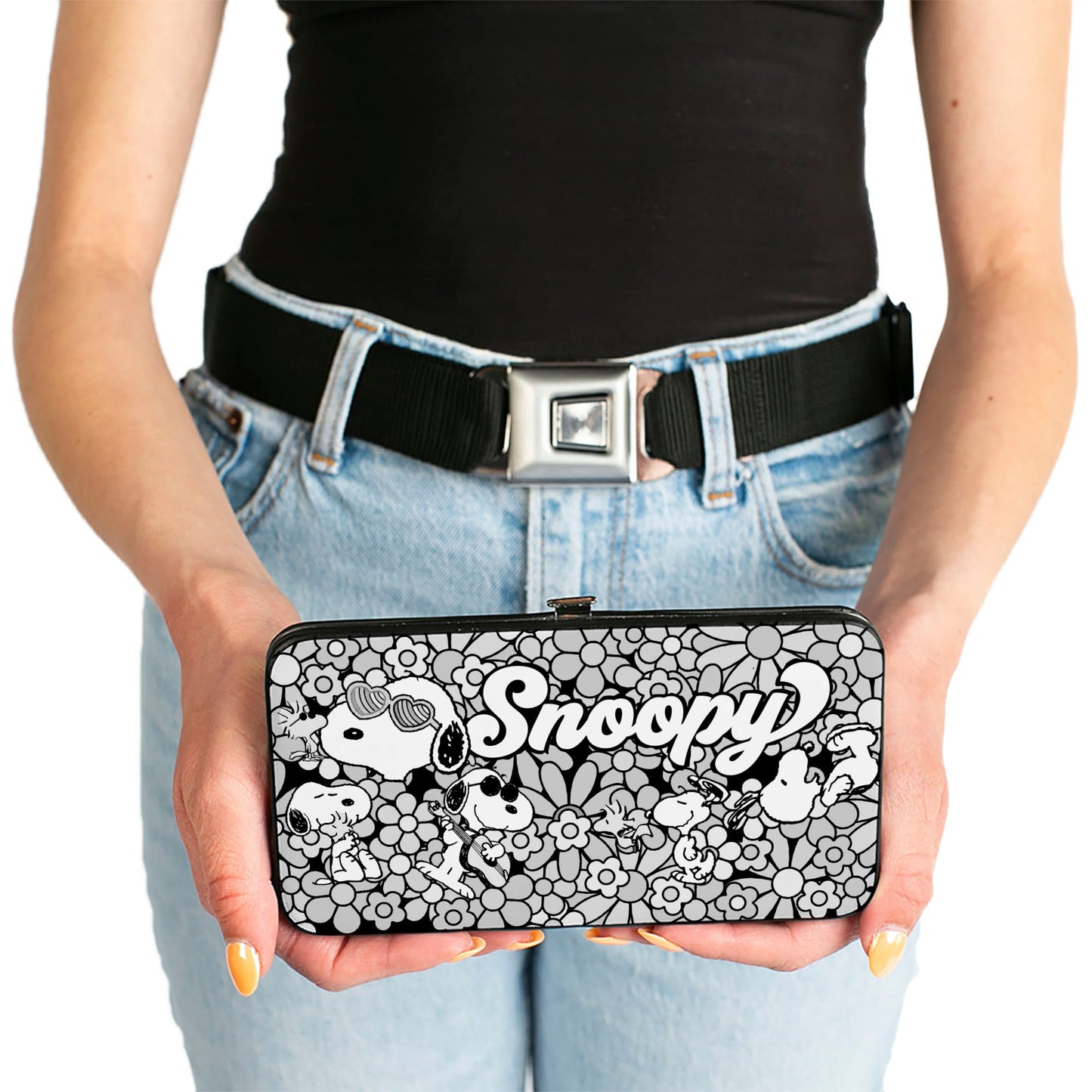 Snoopy Poses and Daisy Flowers Hinged Wallet