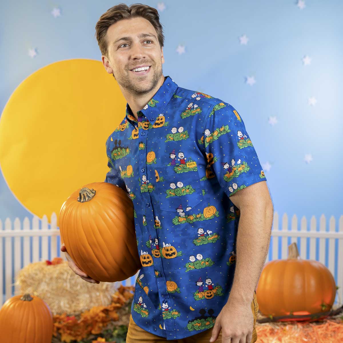 Close-up of the KUNUFLEX fabric pattern showing Charlie Brown and friends among pumpkins
