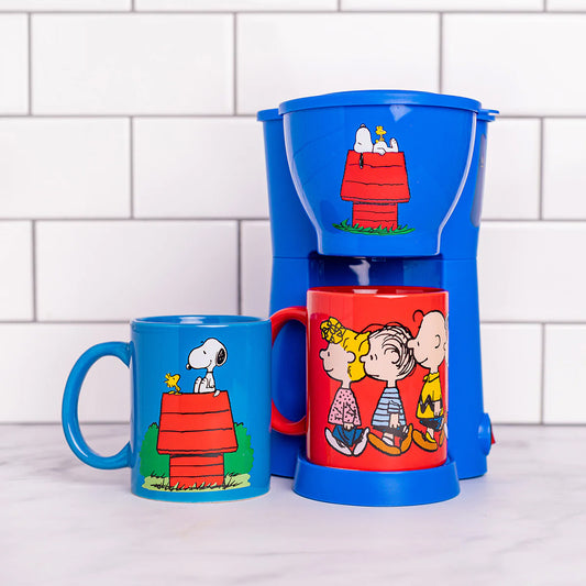 Peanuts Single Cup Coffee Maker Gift Set with 2 Mugs-0
