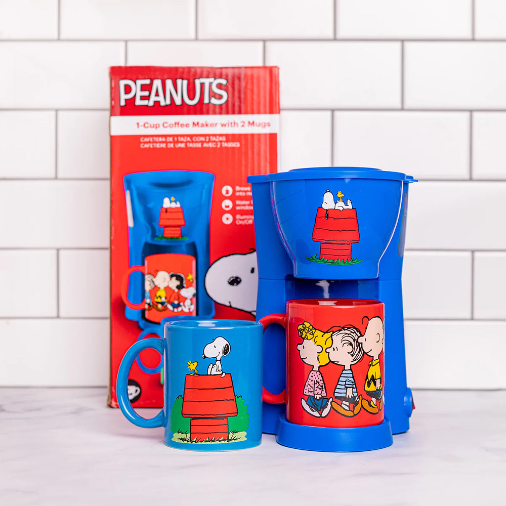 Peanuts Single Cup Coffee Maker Gift Set with 2 Mugs